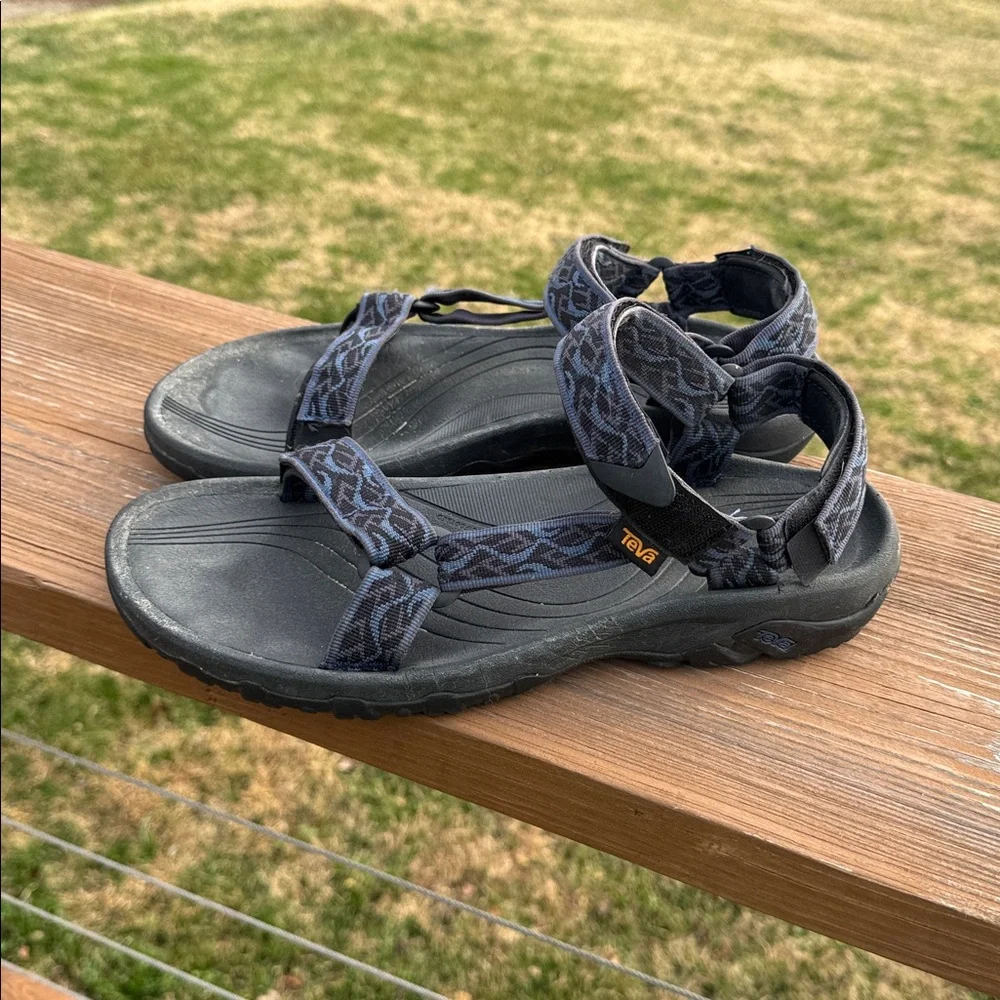 Teva Hurricane Sandals. Black / Blue Size 11
